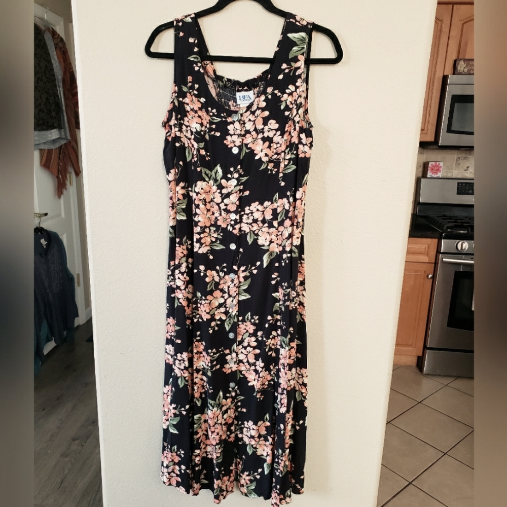 BFA Sundress. Size Medium. Button Down Dress. Black and peach